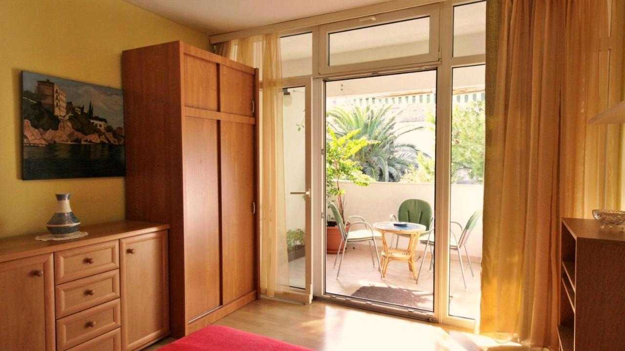 Apartment Anita Omis Bagian luar foto