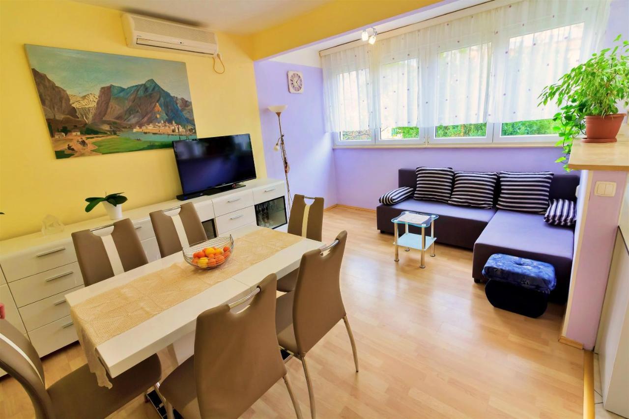 Apartment Anita Omis Bagian luar foto